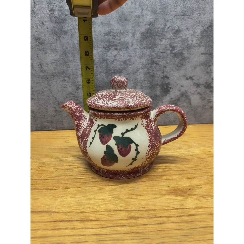 Vintage Ceramic Red Sponge Ware Strawberry Pattern 4 Cup‎ Ceramic Teapot